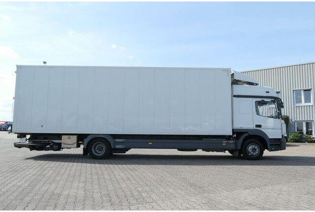Mercedes-Benz 1224 L Atego 4x2, Möbel, LBW, Klima, Schlafliege - شاحنة مقفلة: صورة 2 Mercedes-Benz 1224 L Atego 4x2, Möbel, LBW, Klima, Schlafliege - شاحنة مقفلة: صورة 2