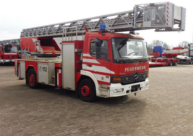 Mercedes-Benz 1528 ATEGO 4x2, Drehleiter DL23-12, Metz, 30m - شاحنة: صورة 4 Mercedes-Benz 1528 ATEGO 4x2, Drehleiter DL23-12, Metz, 30m - شاحنة: صورة 4