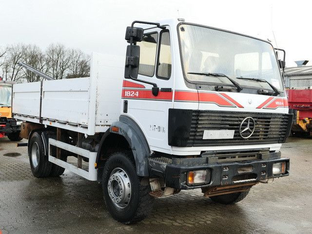 Mercedes-Benz 1824 AK 4x4, Allrad, AHK, Blattfederung, 168tkm - شاحنات مسطحة: صورة 4 Mercedes-Benz 1824 AK 4x4, Allrad, AHK, Blattfederung, 168tkm - شاحنات مسطحة: صورة 4