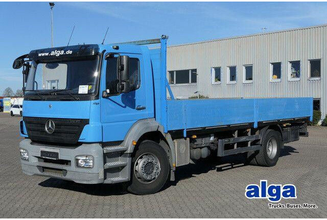 Mercedes-Benz 1824 L Axor 4x2, 3. Sitz, AHK, Gerüstbau, Klima - شاحنات مسطحة: صورة 1 Mercedes-Benz 1824 L Axor 4x2, 3. Sitz, AHK, Gerüstbau, Klima - شاحنات مسطحة: صورة 1