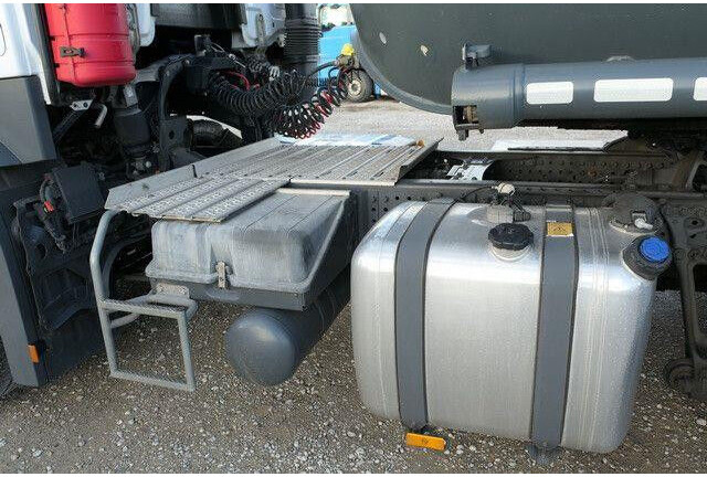 Mercedes-Benz 1846 Actros 4x2, Hydr., ADR, Leicht, Klima, Navi - وحدة جر: صورة 3 Mercedes-Benz 1846 Actros 4x2, Hydr., ADR, Leicht, Klima, Navi - وحدة جر: صورة 3