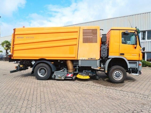 Mercedes-Benz 2032 A Actros 4x4, Bucher STKF 9500, Airport, AC - سياره كنس شوارع: صورة 2 Mercedes-Benz 2032 A Actros 4x4, Bucher STKF 9500, Airport, AC - سياره كنس شوارع: صورة 2