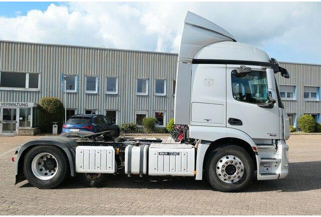 Mercedes-Benz 2443 LS Actros 6x2, 3-Achser, 24to. GG, Waage - وحدة جر: صورة 2 Mercedes-Benz 2443 LS Actros 6x2, 3-Achser, 24to. GG, Waage - وحدة جر: صورة 2
