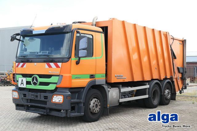 Mercedes-Benz 2532 L Actros 6c2, Faun, Zöller, 24m³, MP3, AC - شاحنة النفايات: صورة 1 Mercedes-Benz 2532 L Actros 6c2, Faun, Zöller, 24m³, MP3, AC - شاحنة النفايات: صورة 1