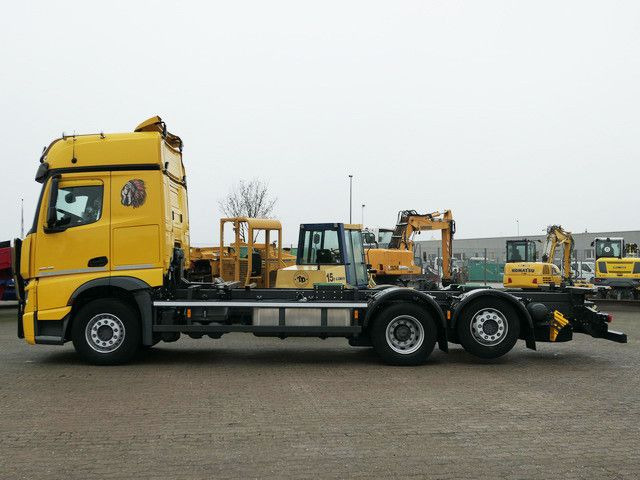 Mercedes-Benz 2546 L 6x2, MP4, 2x Schlafliege, Bullfänger, AC - شاحنات الحاويات / جسم علوي قابل للتغيير شاحنة: صورة 2 Mercedes-Benz 2546 L 6x2, MP4, 2x Schlafliege, Bullfänger, AC - شاحنات الحاويات / جسم علوي قابل للتغيير شاحنة: صورة 2