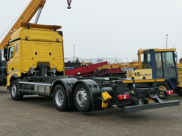 Mercedes-Benz 2546 L 6x2, MP4, 2x Schlafliege, Bullfänger, AC - شاحنات الحاويات / جسم علوي قابل للتغيير شاحنة: صورة 4 Mercedes-Benz 2546 L 6x2, MP4, 2x Schlafliege, Bullfänger, AC - شاحنات الحاويات / جسم علوي قابل للتغيير شاحنة: صورة 4