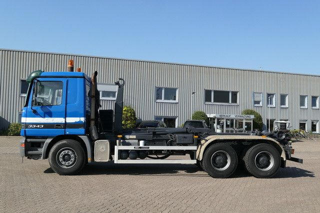 Mercedes-Benz 3343 Actros 6x4, Multilift LHS26056, Klima, AHK - شاحنة ذات خطاف: صورة 4 Mercedes-Benz 3343 Actros 6x4, Multilift LHS26056, Klima, AHK - شاحنة ذات خطاف: صورة 4