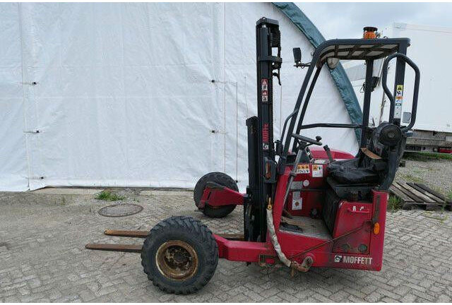 Moffett M4 25.3, Mitnahmestapler, 2.500kg, 3m Hubhöhe - رافعة شوكية مثبتة على شاحنة: صورة 2 Moffett M4 25.3, Mitnahmestapler, 2.500kg, 3m Hubhöhe - رافعة شوكية مثبتة على شاحنة: صورة 2