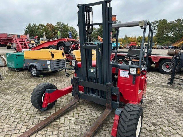 Moffett M4 25.3, Mitnahmestapler, 2.500kg, 3m Hubhöhe - رافعة شوكية مثبتة على شاحنة: صورة 4 Moffett M4 25.3, Mitnahmestapler, 2.500kg, 3m Hubhöhe - رافعة شوكية مثبتة على شاحنة: صورة 4