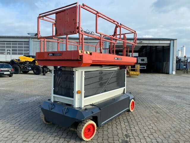 PB S151-16E/15 m. Arbeitshöhe - رافعة هيدروليكية مقصية: صورة 5 PB S151-16E/15 m. Arbeitshöhe - رافعة هيدروليكية مقصية: صورة 5