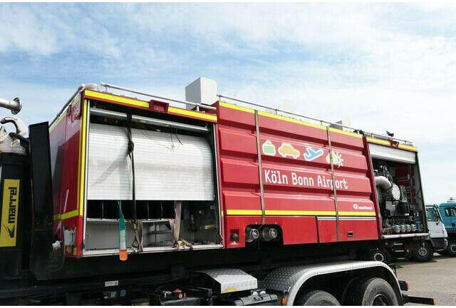 ROSENBAUER ROSENBAUER/Feuerwehr/Wasserwerfer - سيارة إطفاء: صورة 2 ROSENBAUER ROSENBAUER/Feuerwehr/Wasserwerfer - سيارة إطفاء: صورة 2