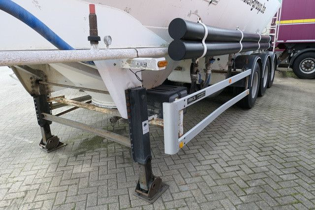 Spitzer SF 2737 PI, Zement, 37m³, Alu-Felgen, 1 Kammer - بلكر: صورة 4 Spitzer SF 2737 PI, Zement, 37m³, Alu-Felgen, 1 Kammer - بلكر: صورة 4