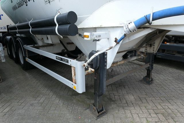 Spitzer SF 2737 PI, Zement, 37m³, Alu-Felgen, 1 Kammer - بلكر: صورة 3 Spitzer SF 2737 PI, Zement, 37m³, Alu-Felgen, 1 Kammer - بلكر: صورة 3