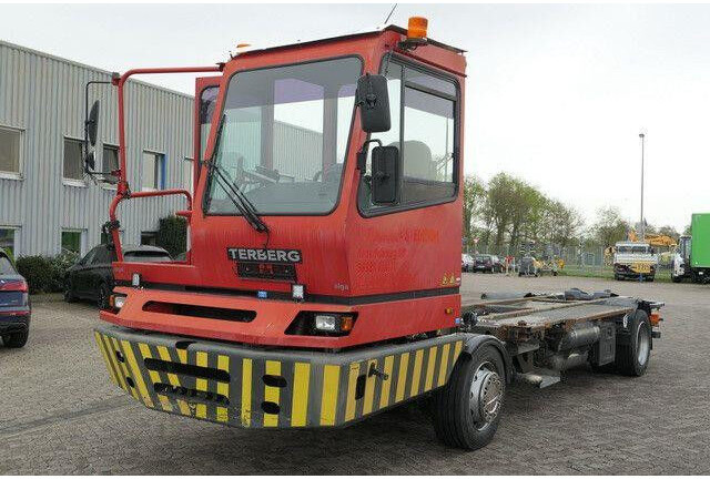 Terberg BC 182, Wechselbrücken, Sattelkupplung - شاحنة هيكل كابينة: صورة 4 Terberg BC 182, Wechselbrücken, Sattelkupplung - شاحنة هيكل كابينة: صورة 4