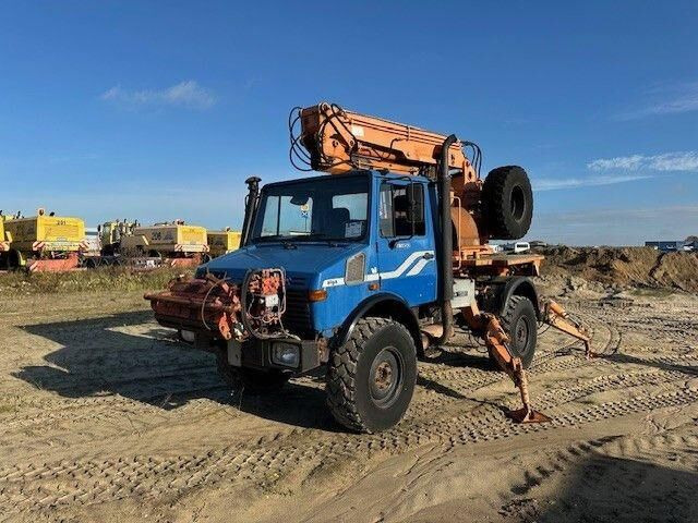 Unimog U 1450 4x4, Zug & Bergwinde, Kran, Greifer, AH - آلات البناء: صورة 4 Unimog U 1450 4x4, Zug & Bergwinde, Kran, Greifer, AH - آلات البناء: صورة 4