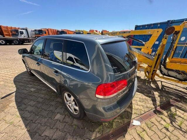 Volkswagen Touareg 3.2 V6/ GETRIEBESCHADEN /Motor läuft! - شاحنة مفتوحة: صورة 4 Volkswagen Touareg 3.2 V6/ GETRIEBESCHADEN /Motor läuft! - شاحنة مفتوحة: صورة 4