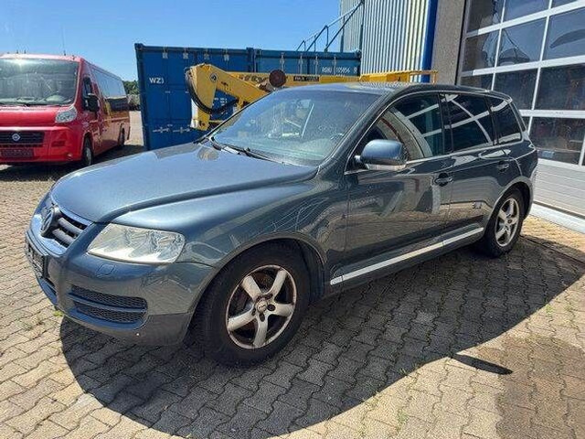 Volkswagen Touareg 3.2 V6/ GETRIEBESCHADEN /Motor läuft! - شاحنة مفتوحة: صورة 1 Volkswagen Touareg 3.2 V6/ GETRIEBESCHADEN /Motor läuft! - شاحنة مفتوحة: صورة 1
