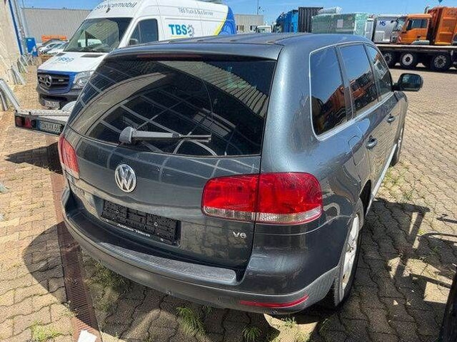 Volkswagen Touareg 3.2 V6/ GETRIEBESCHADEN /Motor läuft! - شاحنة مفتوحة: صورة 2 Volkswagen Touareg 3.2 V6/ GETRIEBESCHADEN /Motor läuft! - شاحنة مفتوحة: صورة 2