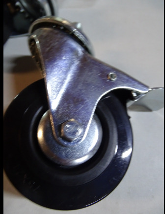 8 Grosses roues pivotantes - عجلات - جرار: صورة 2 8 Grosses roues pivotantes - عجلات - جرار: صورة 2