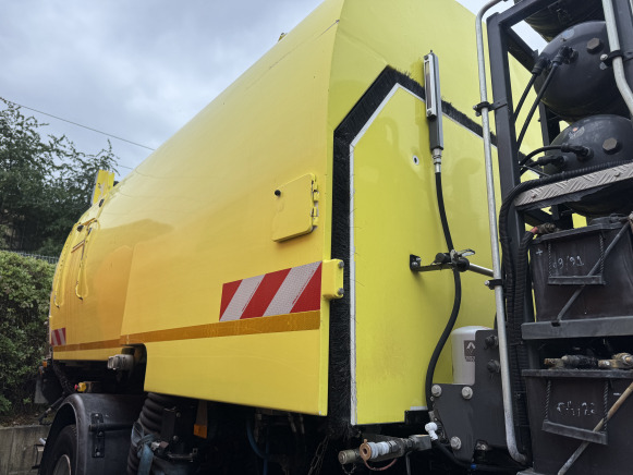 Camion balayeuse Renault SEMAT 6 M³ - شاحنة صهريج: صورة 3 Camion balayeuse Renault SEMAT 6 M³ - شاحنة صهريج: صورة 3