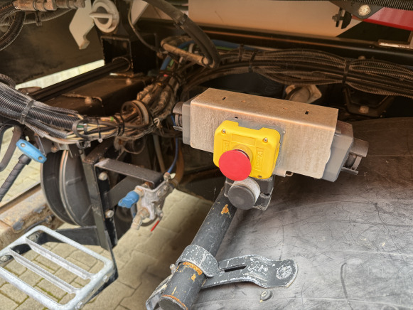 Camion balayeuse Renault SEMAT 6 M³ - شاحنة صهريج: صورة 5 Camion balayeuse Renault SEMAT 6 M³ - شاحنة صهريج: صورة 5