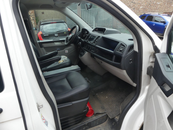 Camionnette, combi de police Volkswagen (2019-243.344 km) - سيارة: صورة 5 Camionnette, combi de police Volkswagen (2019-243.344 km) - سيارة: صورة 5