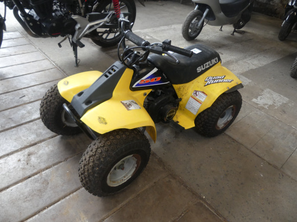 Quad enfant thermique Suzuki Quad Runner - مركبة لجميع التضاريس: صورة 1 Quad enfant thermique Suzuki Quad Runner - مركبة لجميع التضاريس: صورة 1