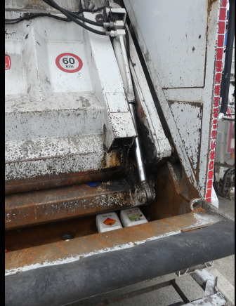 شاحنة النفايات REF:1489 - Camion poubelle Renault Access (VIN: SEG1930BL5BD17873): صورة 13