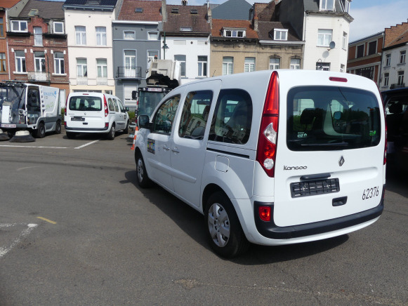 REF:62376 - Voiture Renault Kangoo 1.5 D (2011-42.514 km) - سيارة دفع رباعي: صورة 5 REF:62376 - Voiture Renault Kangoo 1.5 D (2011-42.514 km) - سيارة دفع رباعي: صورة 5