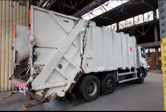 REF : 8 -Camion Poubelle DAF CF75 - شاحنة النفايات: صورة 5 REF : 8 -Camion Poubelle DAF CF75 - شاحنة النفايات: صورة 5