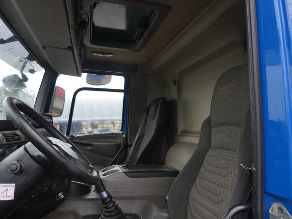 REF:BZ-NG-30 - Camion poubelle DAF FAG CF 75 (2011-465.671 km) - شاحنة النفايات: صورة 4 REF:BZ-NG-30 - Camion poubelle DAF FAG CF 75 (2011-465.671 km) - شاحنة النفايات: صورة 4