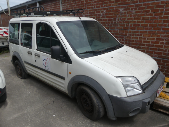 REF:Immatriculé sous : TRF-385 - Voiture Ford Tourneo Connect - الشاحنات الصغيرة كابينة مزدوجة: صورة 1 REF:Immatriculé sous : TRF-385 - Voiture Ford Tourneo Connect - الشاحنات الصغيرة كابينة مزدوجة: صورة 1