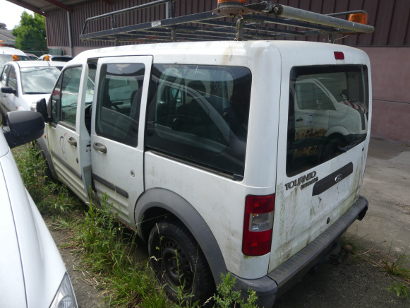 REF:immatriculé sous : TRF-384 - Voiture Ford Tourneo Connect - الشاحنات الصغيرة كابينة مزدوجة: صورة 3 REF:immatriculé sous : TRF-384 - Voiture Ford Tourneo Connect - الشاحنات الصغيرة كابينة مزدوجة: صورة 3