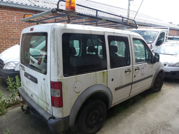 REF:immatriculé sous : TRF-384 - Voiture Ford Tourneo Connect - الشاحنات الصغيرة كابينة مزدوجة: صورة 2 REF:immatriculé sous : TRF-384 - Voiture Ford Tourneo Connect - الشاحنات الصغيرة كابينة مزدوجة: صورة 2