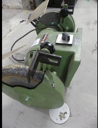 Touret à meuler double tété Métabo DS 7226D, Table de travail pliante Black&Decker (9714-040) - آلة تصنيع المعادن: صورة 4 Touret à meuler double tété Métabo DS 7226D, Table de travail pliante Black&Decker (9714-040) - آلة تصنيع المعادن: صورة 4