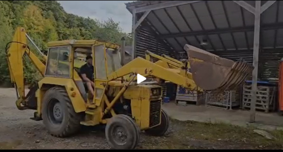 Tractopelle Massey-Ferguson - جرافة حفار: صورة 2 Tractopelle Massey-Ferguson - جرافة حفار: صورة 2