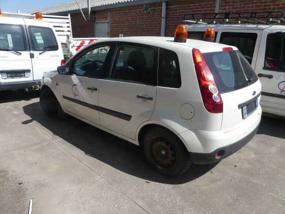 Voiture Ford FIESTA (2006-110.830 km) - سيارة: صورة 2 Voiture Ford FIESTA (2006-110.830 km) - سيارة: صورة 2