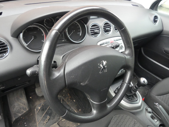 Voiture Peugeot 308 (2010-194.623 km) - سيارة: صورة 5 Voiture Peugeot 308 (2010-194.623 km) - سيارة: صورة 5