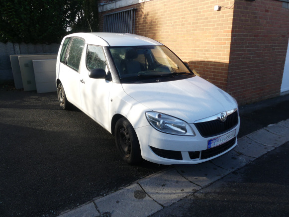 Voiture Skoda Roomster (2010-118.919 km) - سيارة: صورة 2 Voiture Skoda Roomster (2010-118.919 km) - سيارة: صورة 2