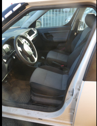 Voiture Skoda Roomster (2010-118.919 km) - سيارة: صورة 5 Voiture Skoda Roomster (2010-118.919 km) - سيارة: صورة 5
