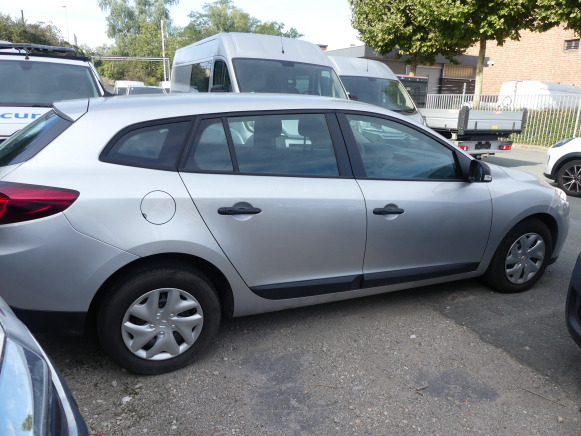 Voiture break Renault megane (2012-11.926 km) - VIN VF1KZ1A0748073924 - سيارة ستيشن: صورة 4 Voiture break Renault megane (2012-11.926 km) - VIN VF1KZ1A0748073924 - سيارة ستيشن: صورة 4