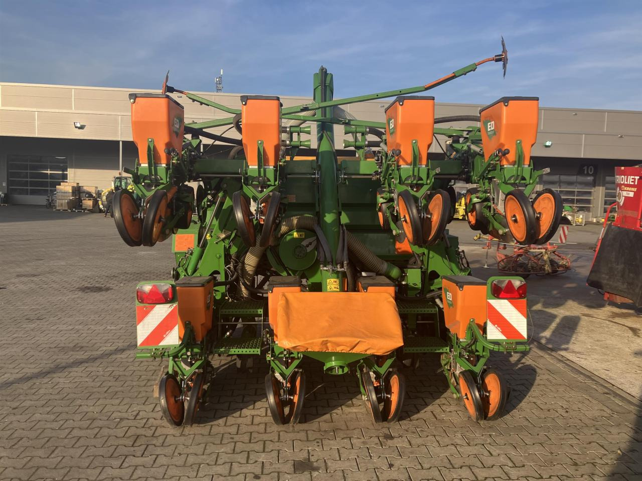Amazone ED602K Contour Profi - آلة نثر البذور الدقيقة: صورة 2 Amazone ED602K Contour Profi - آلة نثر البذور الدقيقة: صورة 2
