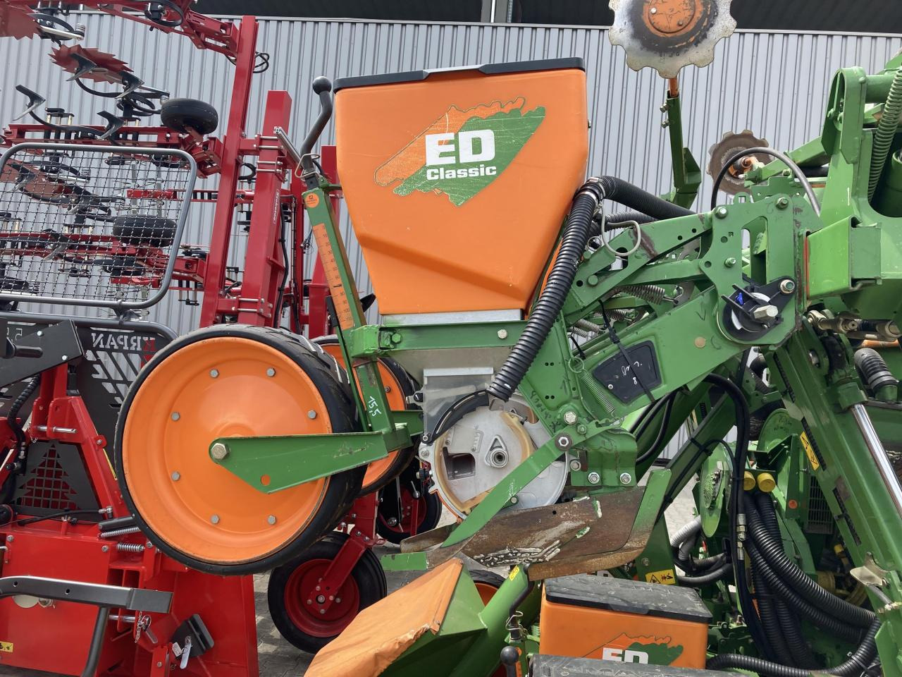 Amazone ED602K - آلة نثر البذور الدقيقة: صورة 4 Amazone ED602K - آلة نثر البذور الدقيقة: صورة 4