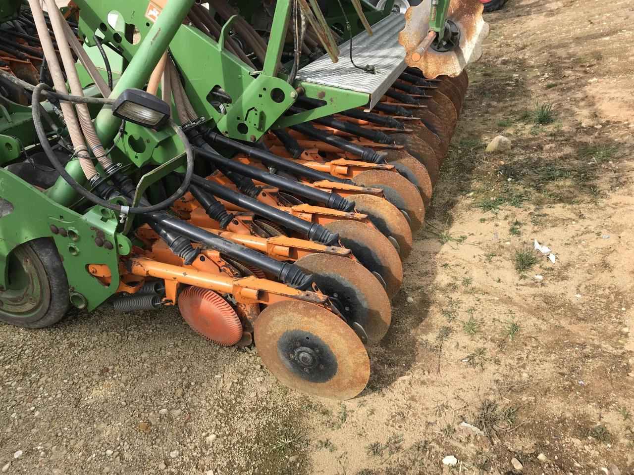 Amazone P2000 + KG4000 - آلة البذر: صورة 4 Amazone P2000 + KG4000 - آلة البذر: صورة 4