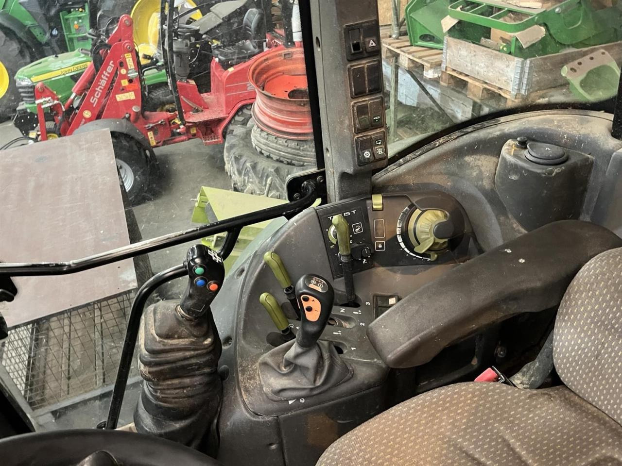 CLAAS Arion 420 - جرار: صورة 5 CLAAS Arion 420 - جرار: صورة 5