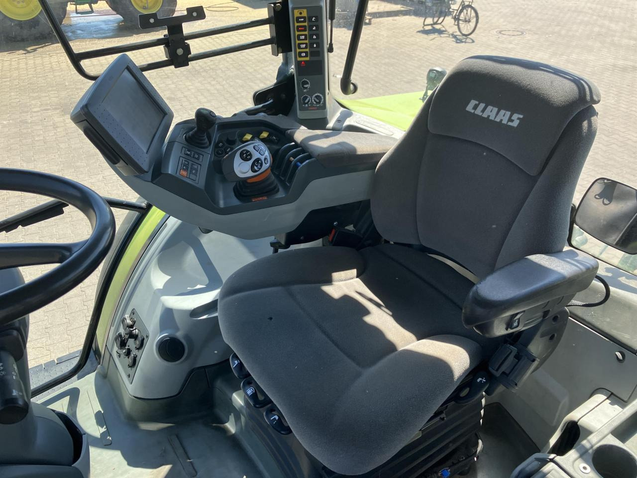 CLAAS Arion 640 - جرار: صورة 5 CLAAS Arion 640 - جرار: صورة 5