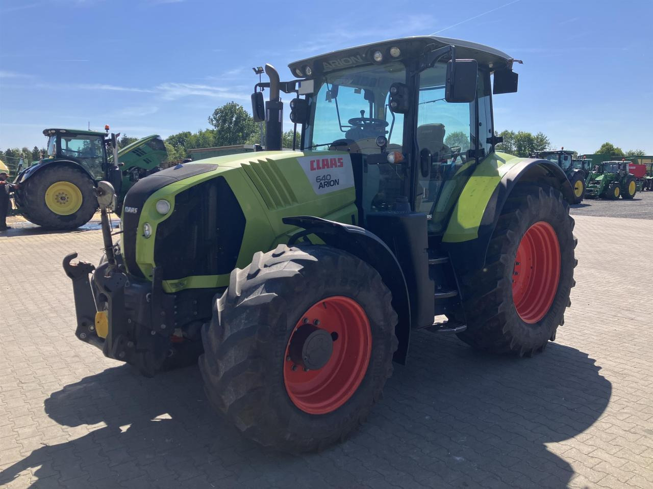 CLAAS Arion 640 - جرار: صورة 1 CLAAS Arion 640 - جرار: صورة 1