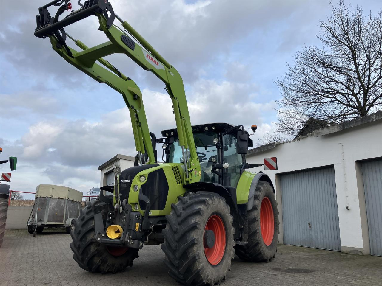 CLAAS Arion 660 C Matic - جرار: صورة 2 CLAAS Arion 660 C Matic - جرار: صورة 2