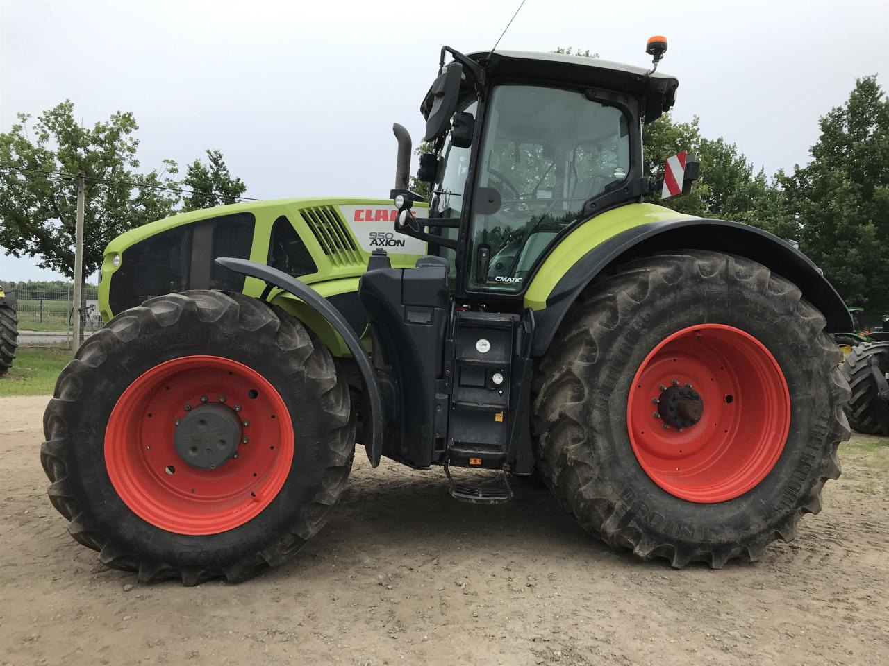 CLAAS Axion 950 - جرار: صورة 1 CLAAS Axion 950 - جرار: صورة 1