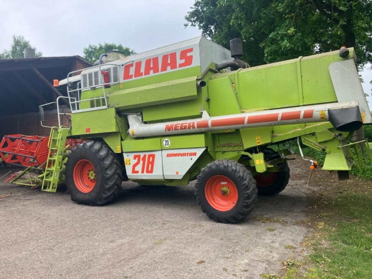 CLAAS Dominator 218 Mega - حصادة موحَّدة: صورة 3 CLAAS Dominator 218 Mega - حصادة موحَّدة: صورة 3